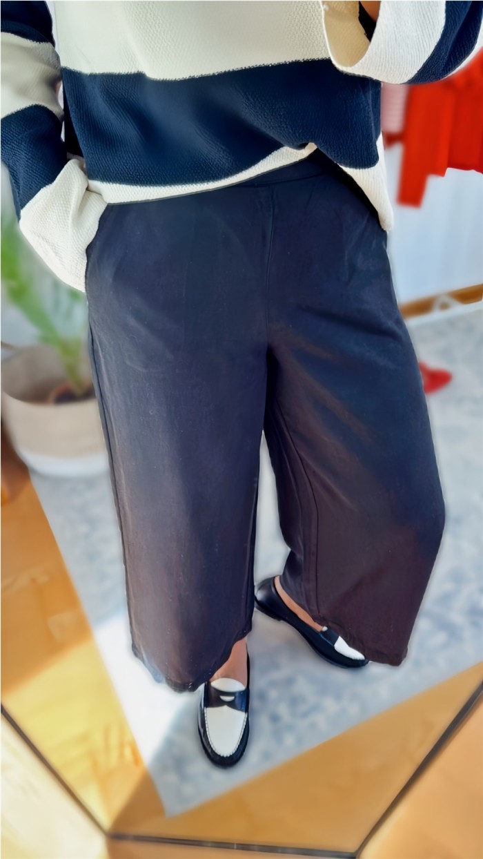 Pantalón culotte negro bolsillos laterales