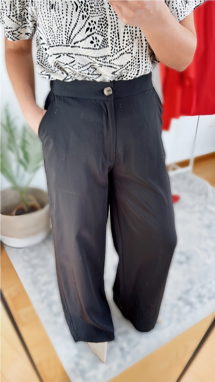 Pantalón fluído beige con bolsillo laterales, pierna ancha NEGRO