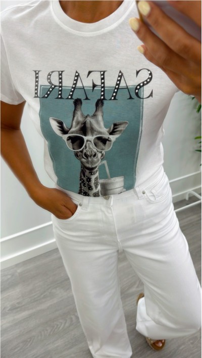 CAMISETA DIBUJADA CON TONOS VERDE Y AMARILLOS