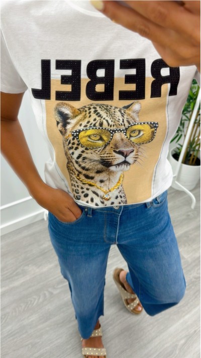 CAMISETA DIBUJADA CON TONOS VERDE Y AMARILLOS