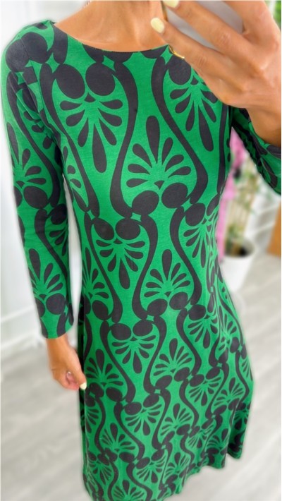 VESTIDO ALGODÓN FONDO VERDE ESTAMPADO NEGRO