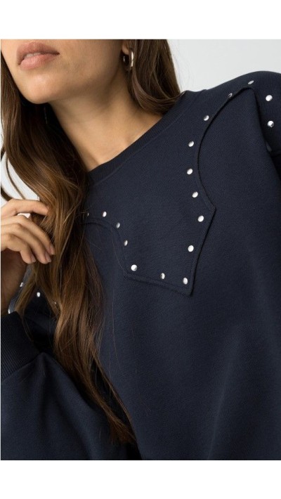 SUDADERA DETALLE FRONTAL TACHUELAS AZUL MARINO