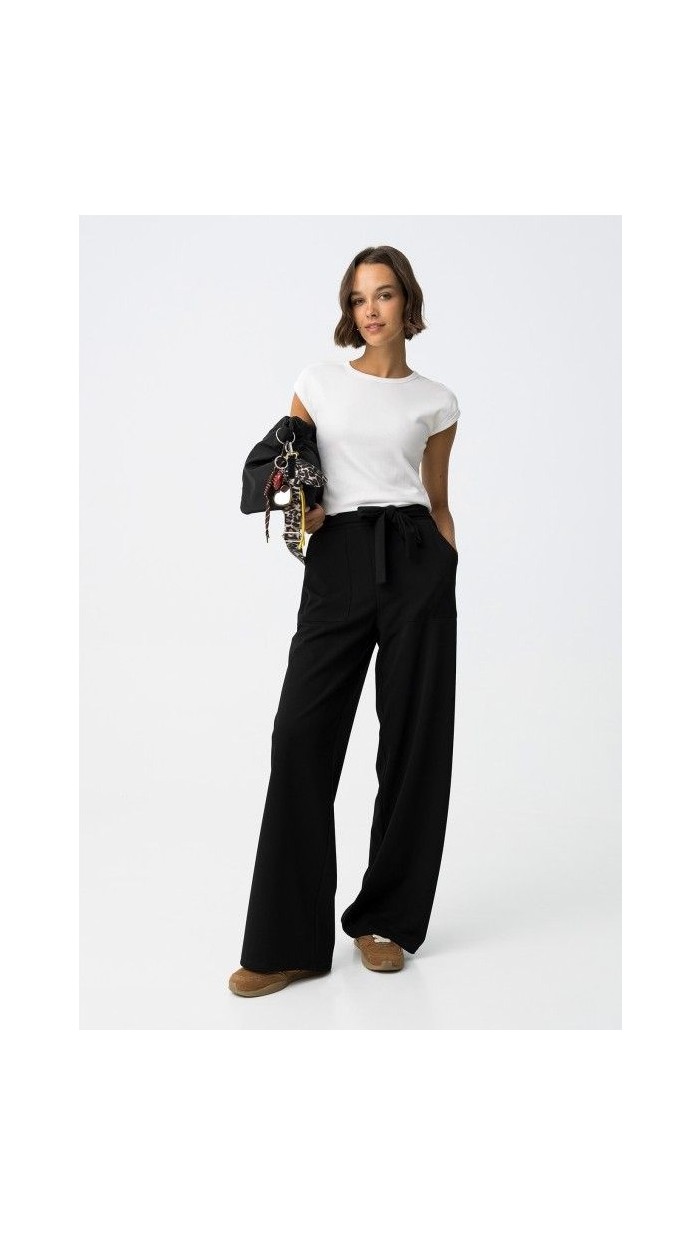 PANTALON NEGRO BOLSILLO DELANTERO