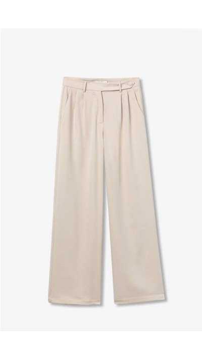 PANTALON BEIGE PINZAS