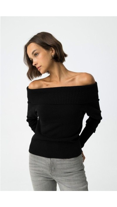 JERSEY CUELLO BARCO NEGRO Y ROJO