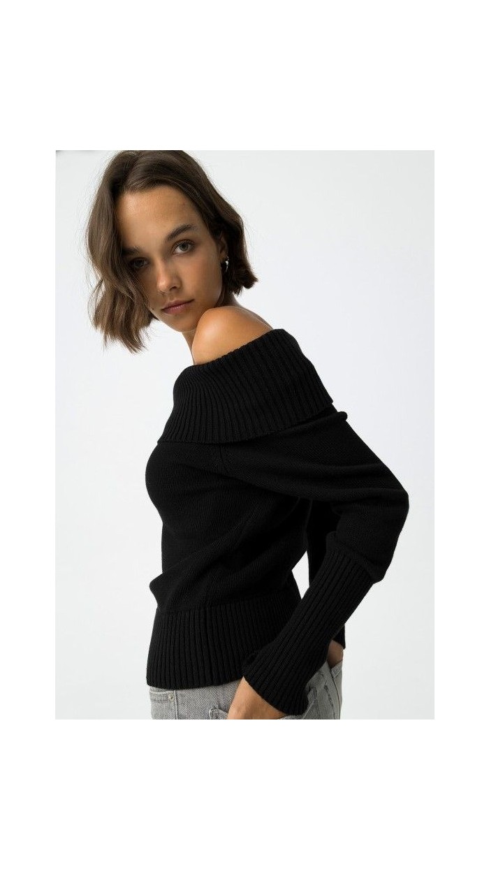 JERSEY CUELLO BARCO NEGRO Y ROJO