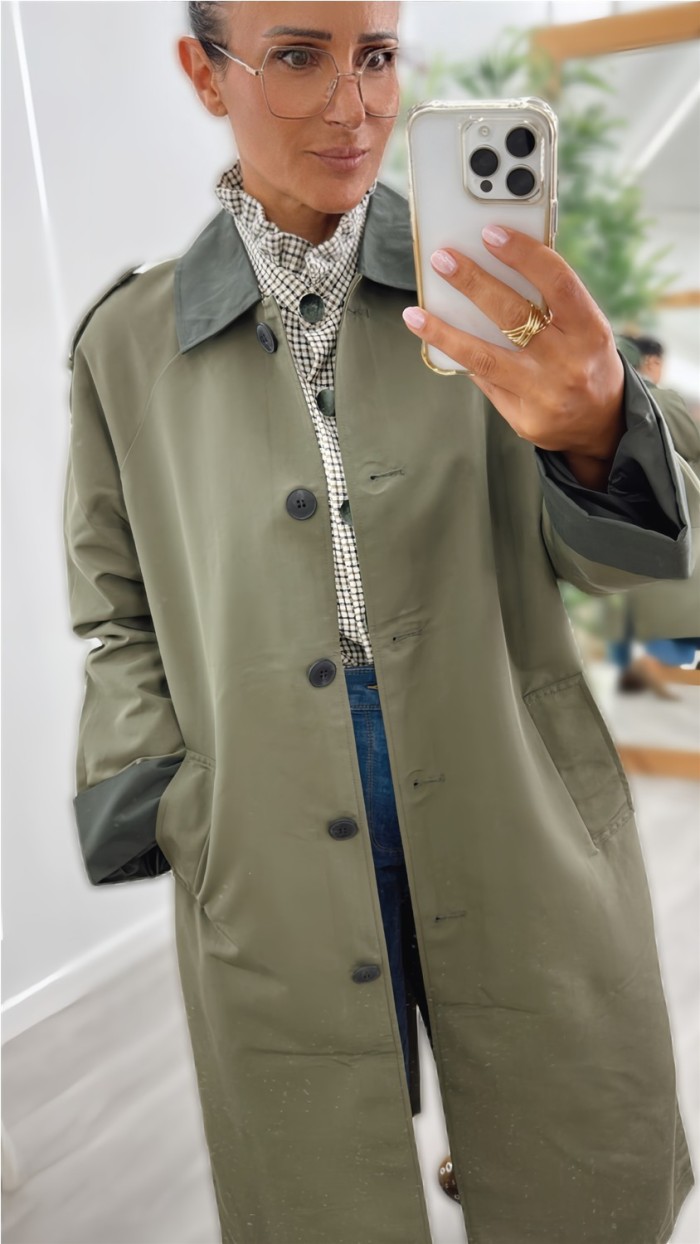 garbardina cuello y puños contraste, verde y camel, muy ligera