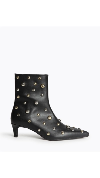 botin tacon fino con detalles