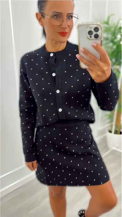 chaqueta punto con topitos en blanco y botones en plata