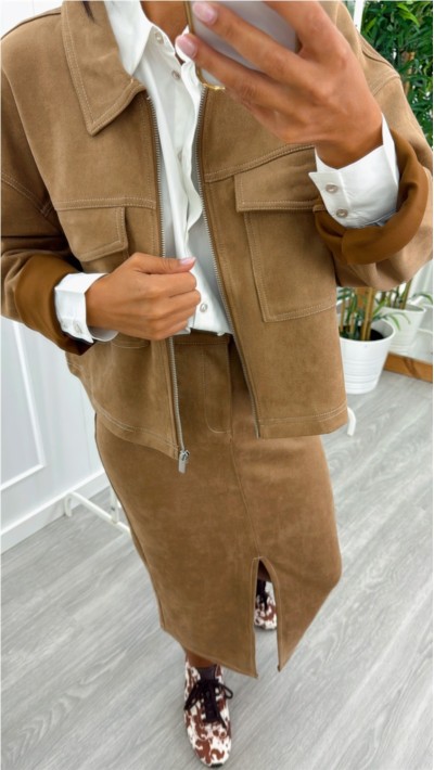 CHAQUETA CORTA ANTE BOLSILLOS CUADRADOS