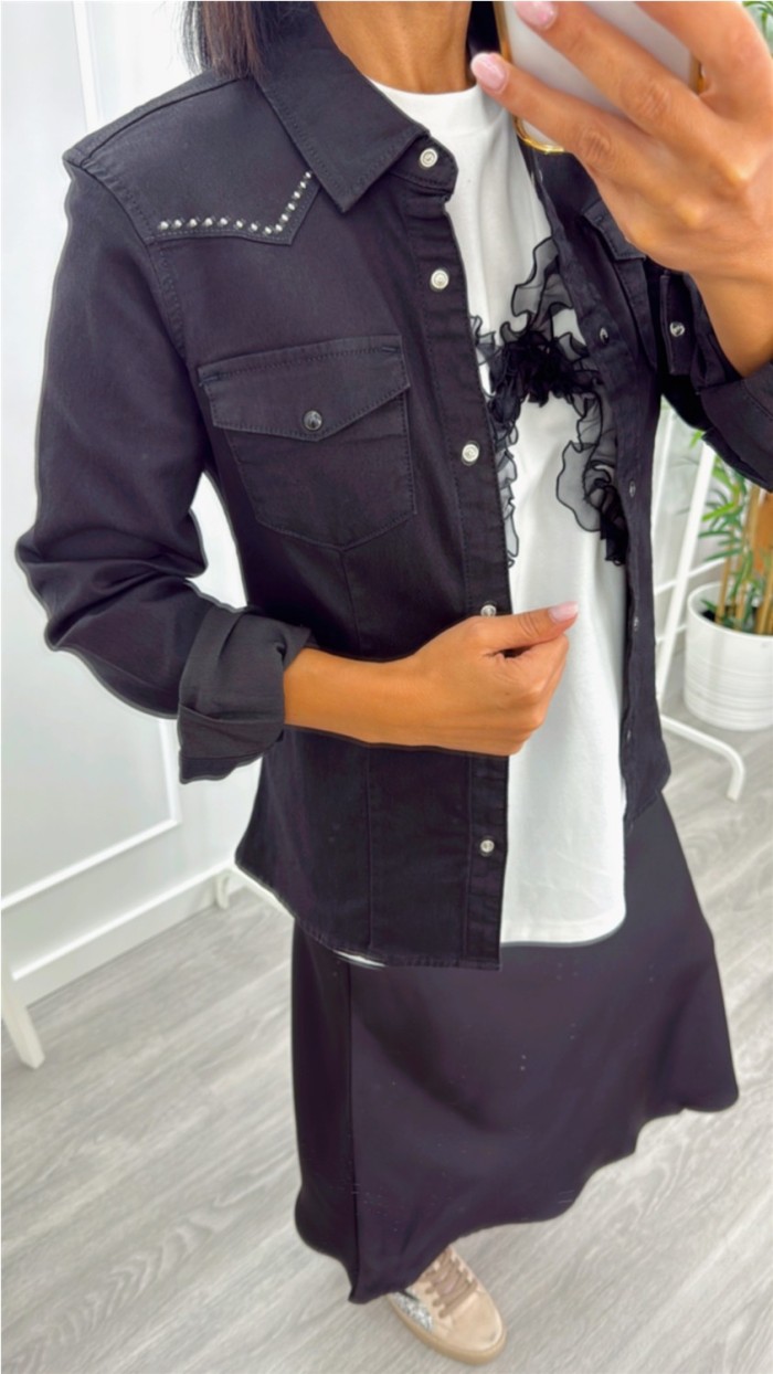 CAMISA NEGRA ELÁSTICA ENTALLADA CAMISA NEGRA ELÁSTICA ENTALLADA