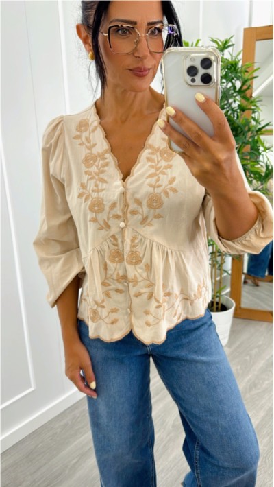blusa bordada beige y burdeos
