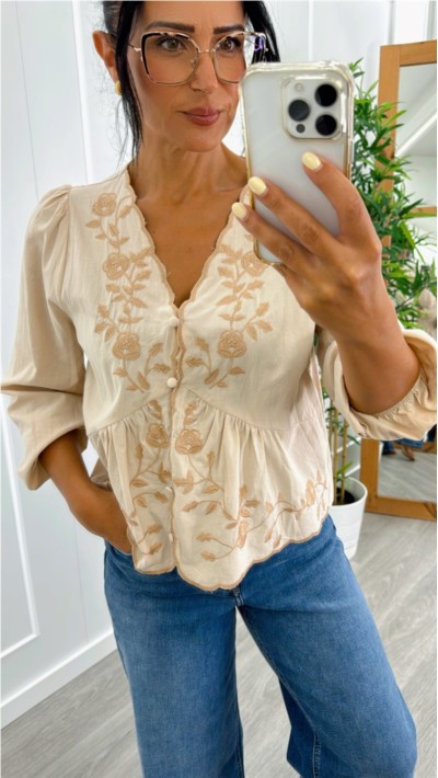 blusa bordada beige y burdeos 2