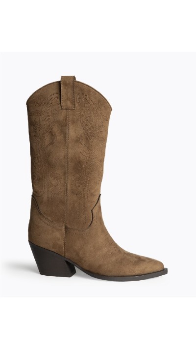 bota cowboy dibujada negro y camel