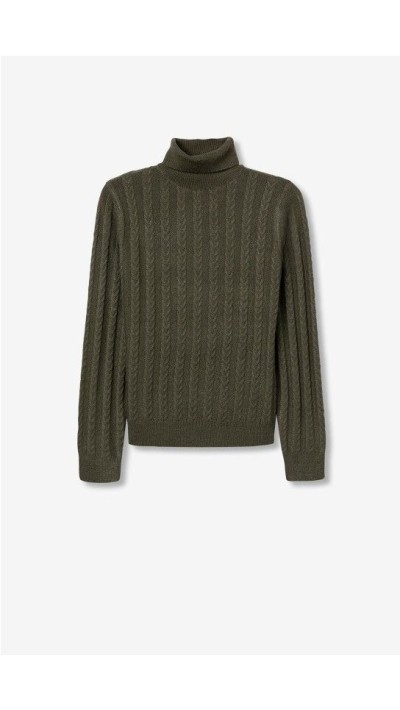 jersey cuello vuelto verde militar, detalle de ochos