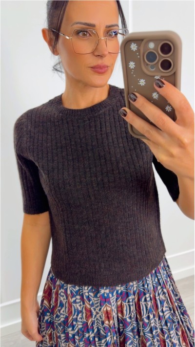 jersey cuello redondo manga corta, tejido suave burdeos, choco y gris