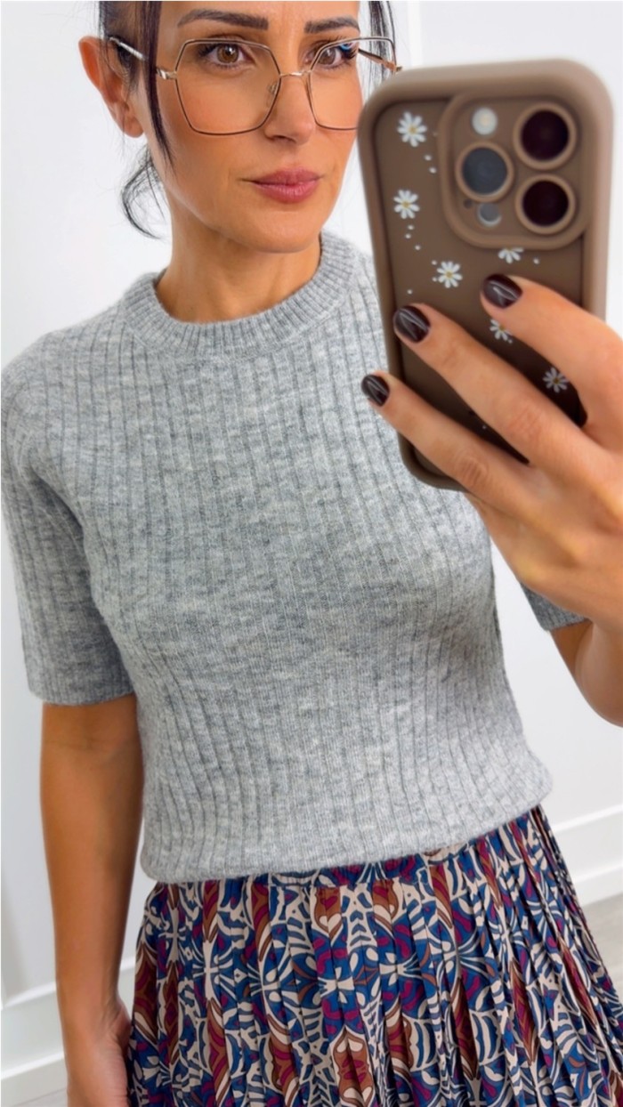 jersey cuello redondo manga corta, tejido suave burdeos, choco y gris jersey cuello redondo manga corta, tejido suave burdeos, choco y gris