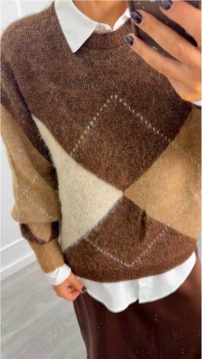 jersey rombos azul marino y marrón, cuello redondo