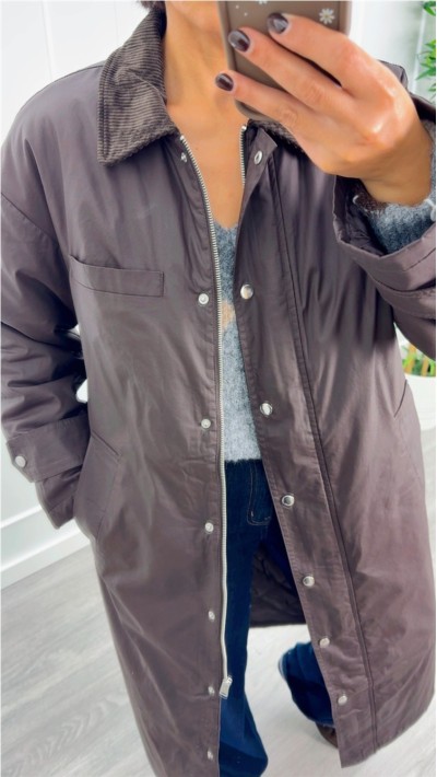 chaqueta larga tipo barbour marrón chocolate