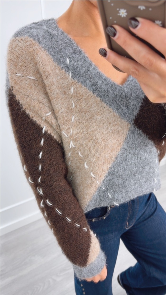 jersey rombos cuello pico fondo gris con detalles en hilo , punto suav jersey rombos cuello pico fondo gris con detalles en hilo , punto suav