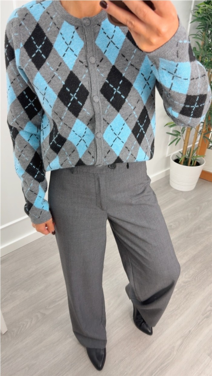 chaqueta punto fondo gris con dibujo de rombos en azul, gris y negro , chaqueta punto fondo gris con dibujo de rombos en azul, gris y negro ,