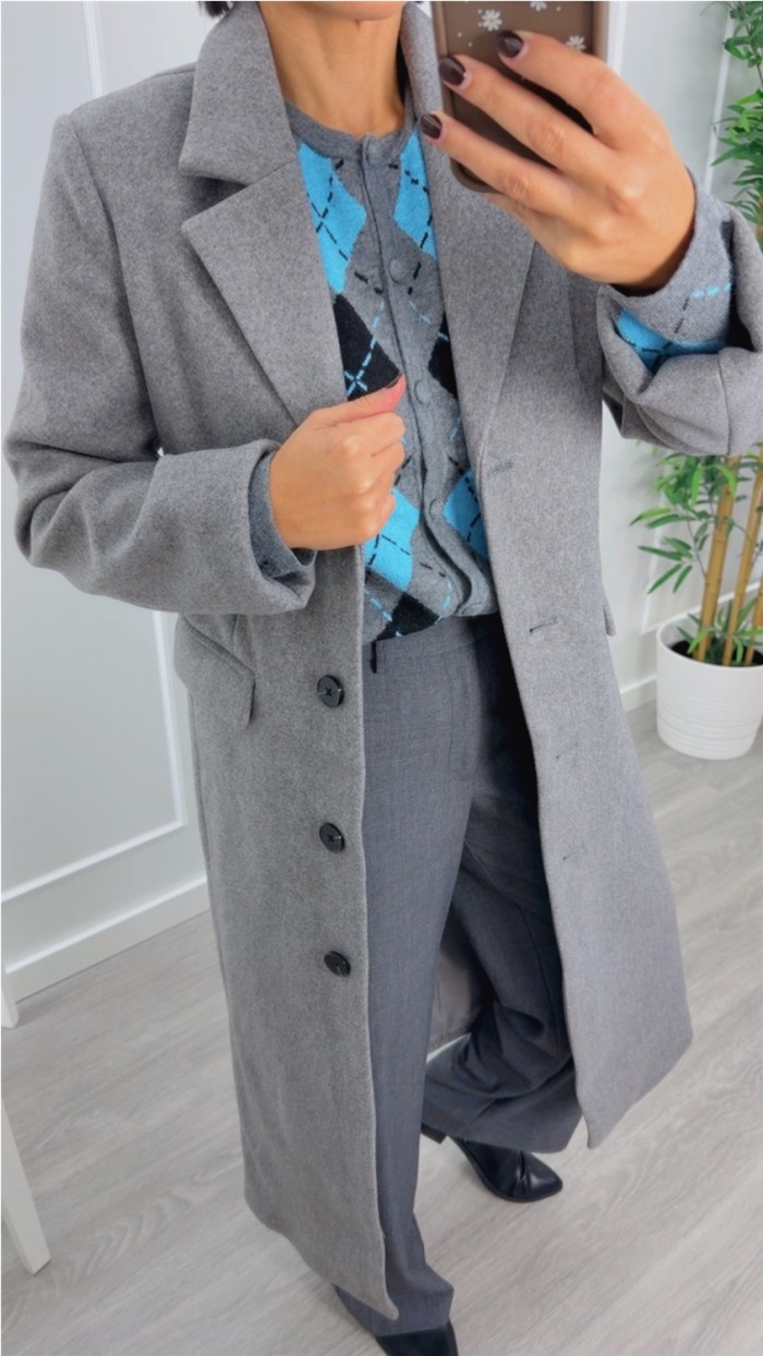 abrigo largo paño con bolsillo solapa , en gris y burdeos abrigo largo paño con bolsillo solapa , en gris y burdeos