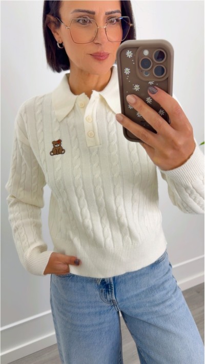 JERSEY TIPO POLO TEJIDO SUAVE DETALLE OSO, NEGRO Y BEIGE