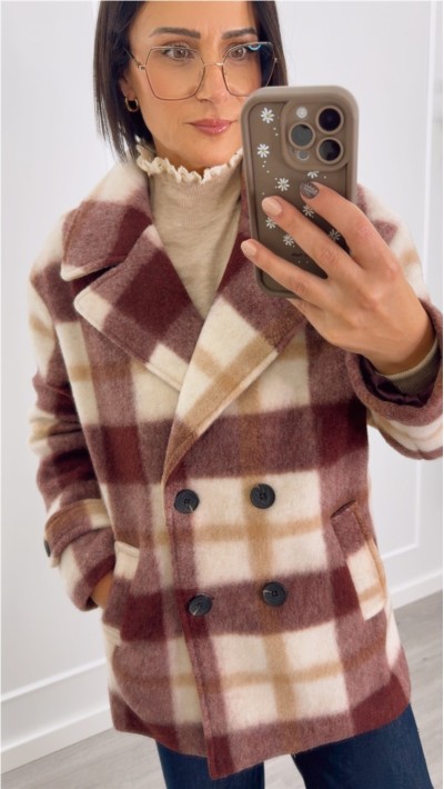 ABRIGO TRES CUARTOS CUADROS BURDEOS BEIGE Y CAMEL
