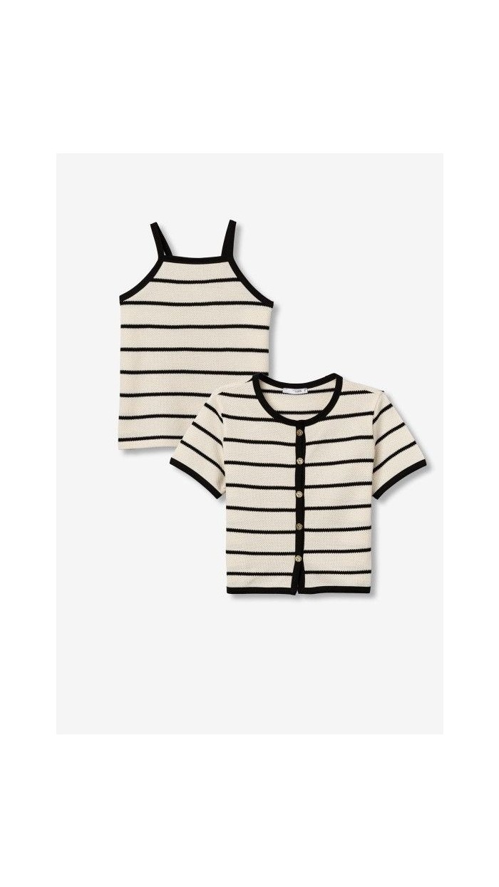 conjunto de chaqueta y top negro y beige de rayas