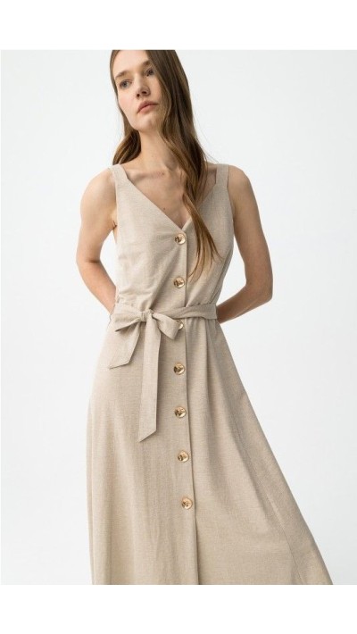 Vestido color arena botones delanteros tira ancha escote v