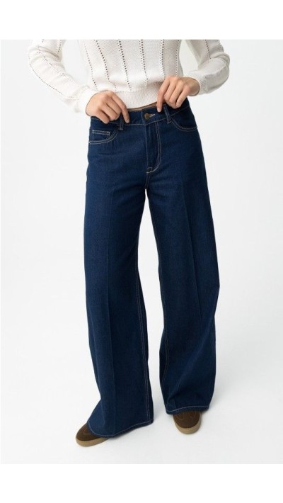 pantalón vaquero fluído tiro medio ancho en pierna 2