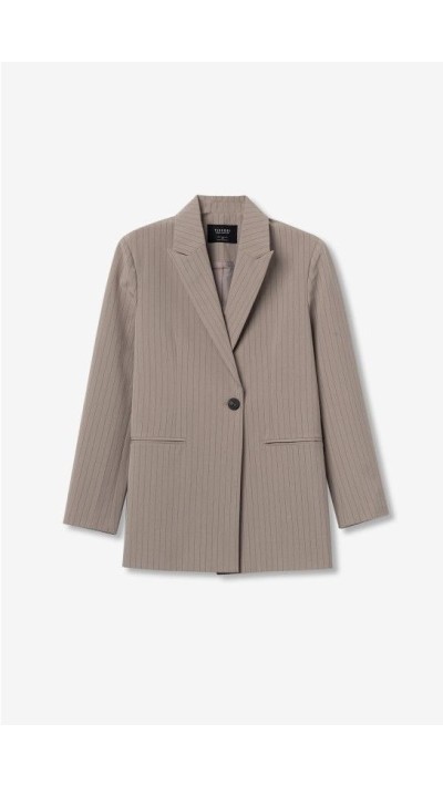 blazer fondo taupe linea diplomatica en negro