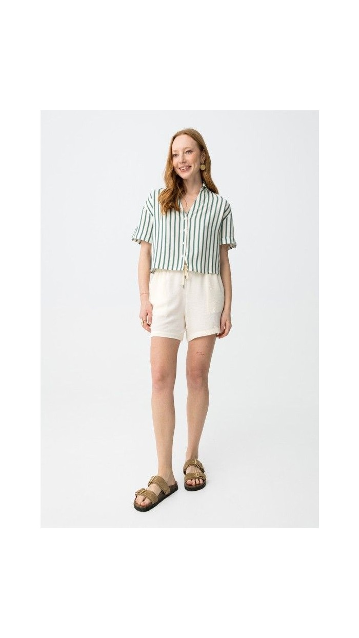 short tela goma en cintura , muy fluído y cómodo