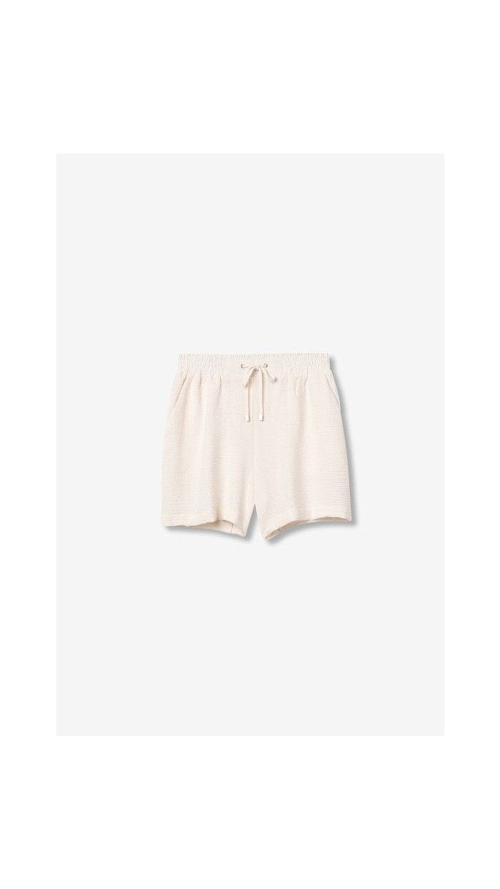 short tela goma en cintura , muy fluído y cómodo