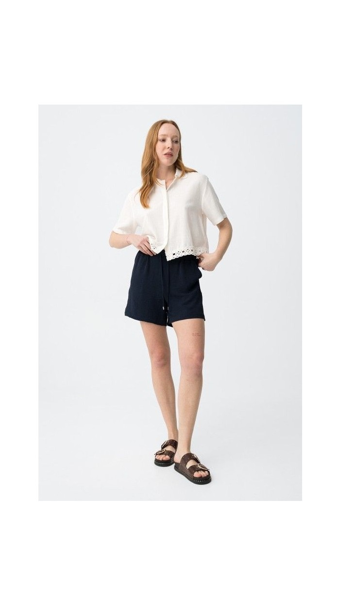 short tela goma en cintura , muy fluído y cómodo