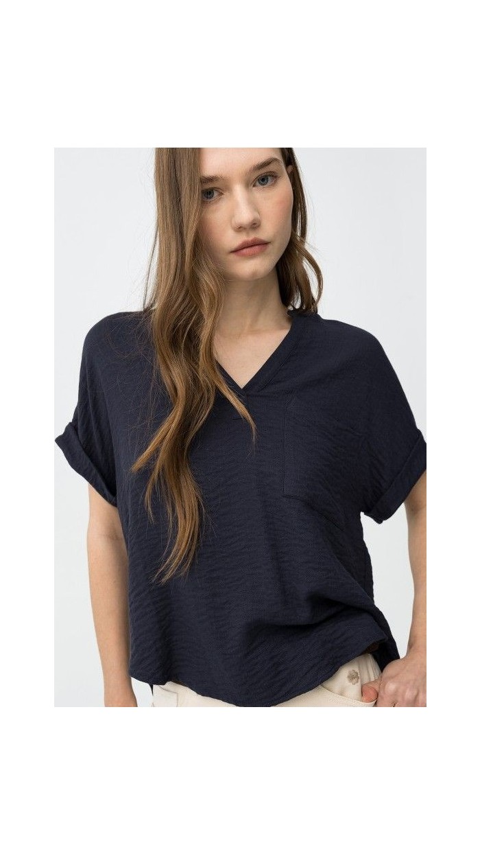 blusa satén bolsillo cuadrado delantero, beige y azul marino