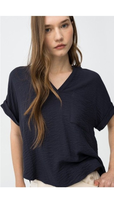 blusa satén bolsillo cuadrado delantero, beige y azul marino