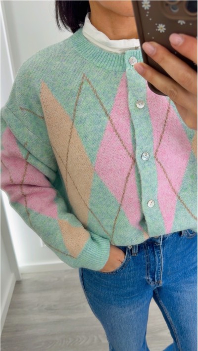 -chaqueta punto rombos en azul y verde