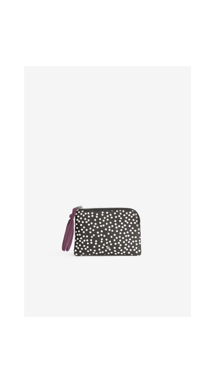 monedero fondo negro con pintitas en blanco y detalle lazo en morado