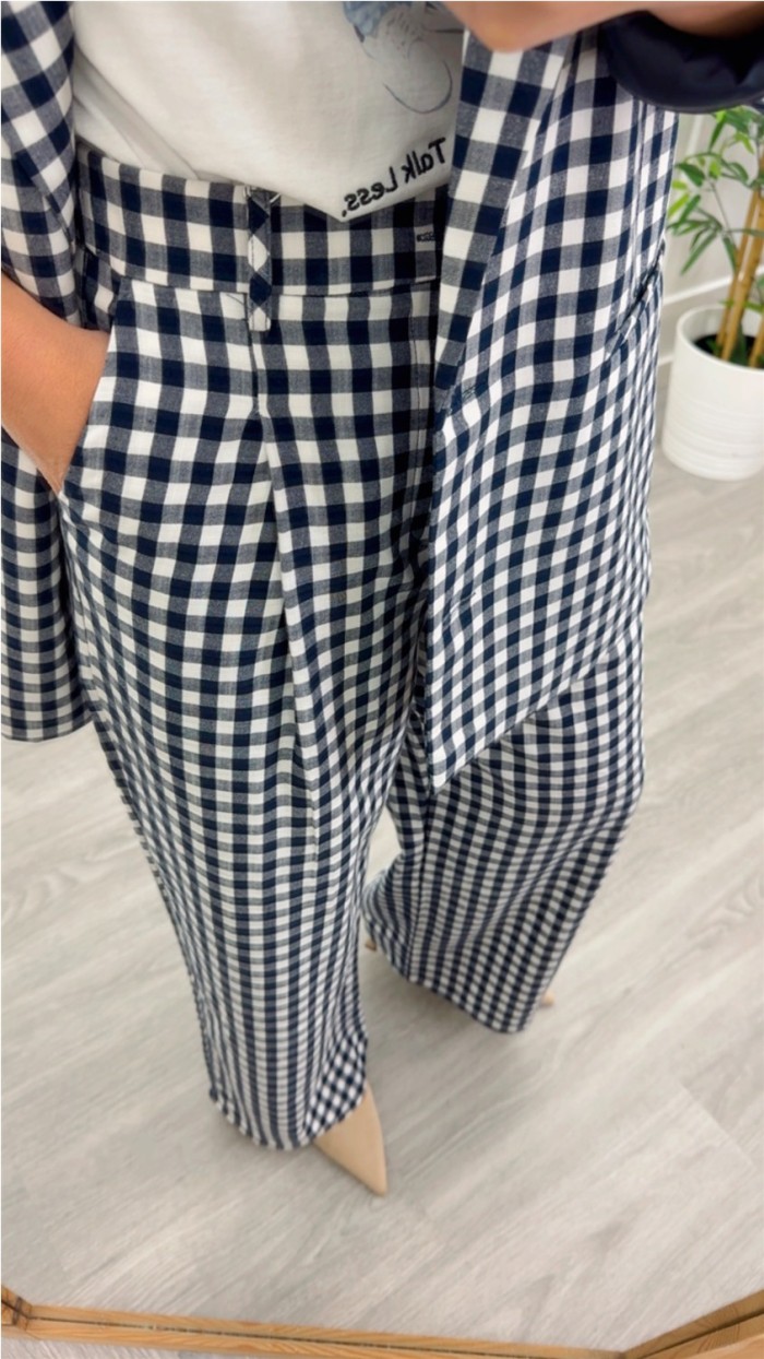 pantalón fluído cuadro vichy camel y azul marino