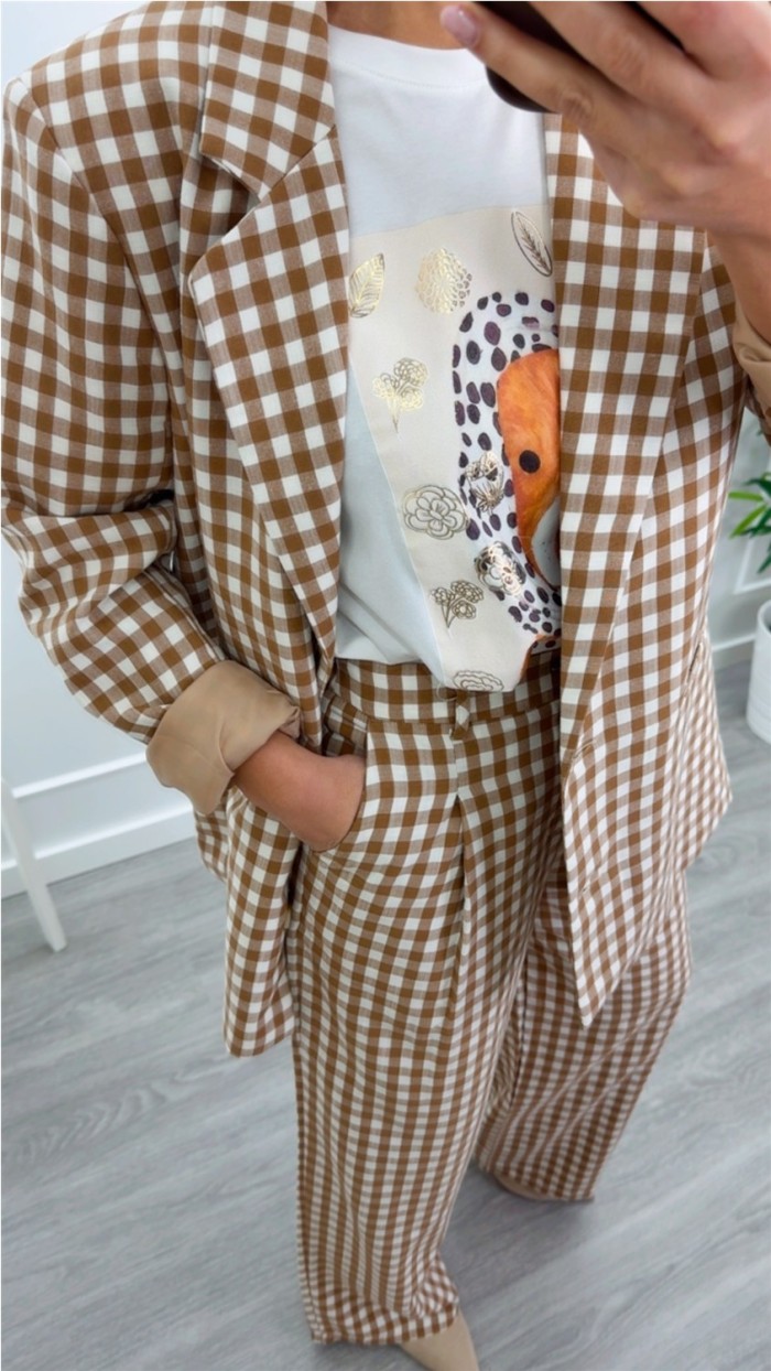 blazer cuadros vichy fluída camel y azul marino