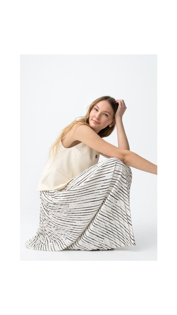 vestido chaleco unido blanco y negro flada plisada