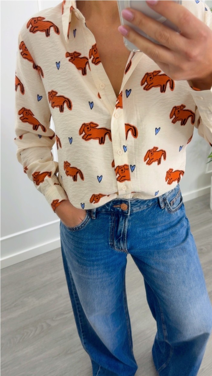 CAMISA ESTAMPADO PERROS FONDO BEIGE