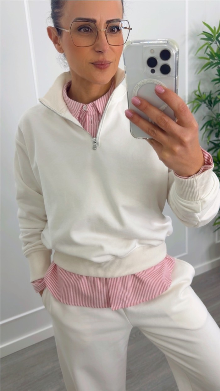 CHANDAL SUDADERA MÁS PANTALON GRIS Y BLANCO CON PANTALÓN FLUÍDO Y DETA