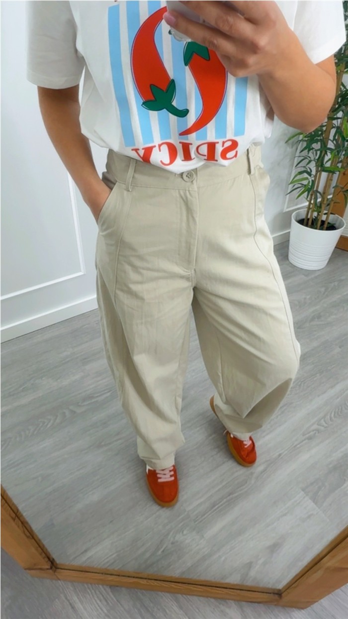 PANTALÓN BARREL TELA BOLSILLO LATERAL