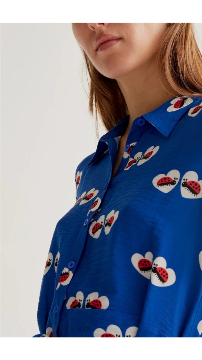 vestido xoaniñas fondo azul