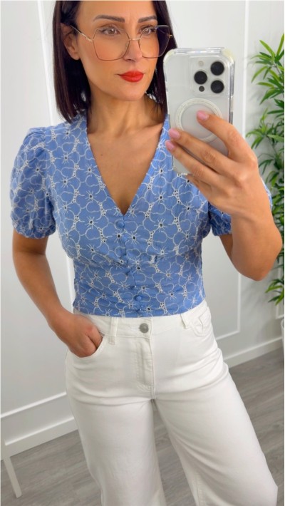 blusa manga abullonada calada con bordados y goma en cintura