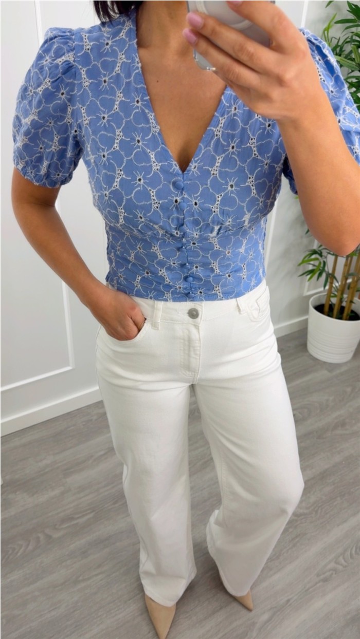 blusa manga abullonada calada con bordados y goma en cintura