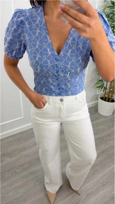 blusa manga abullonada calada con bordados y goma en cintura