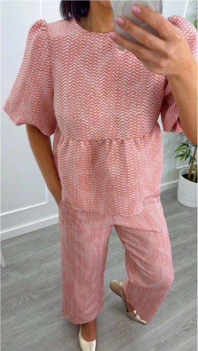 blusa manga abullonada dibujada con hilo dorado 2